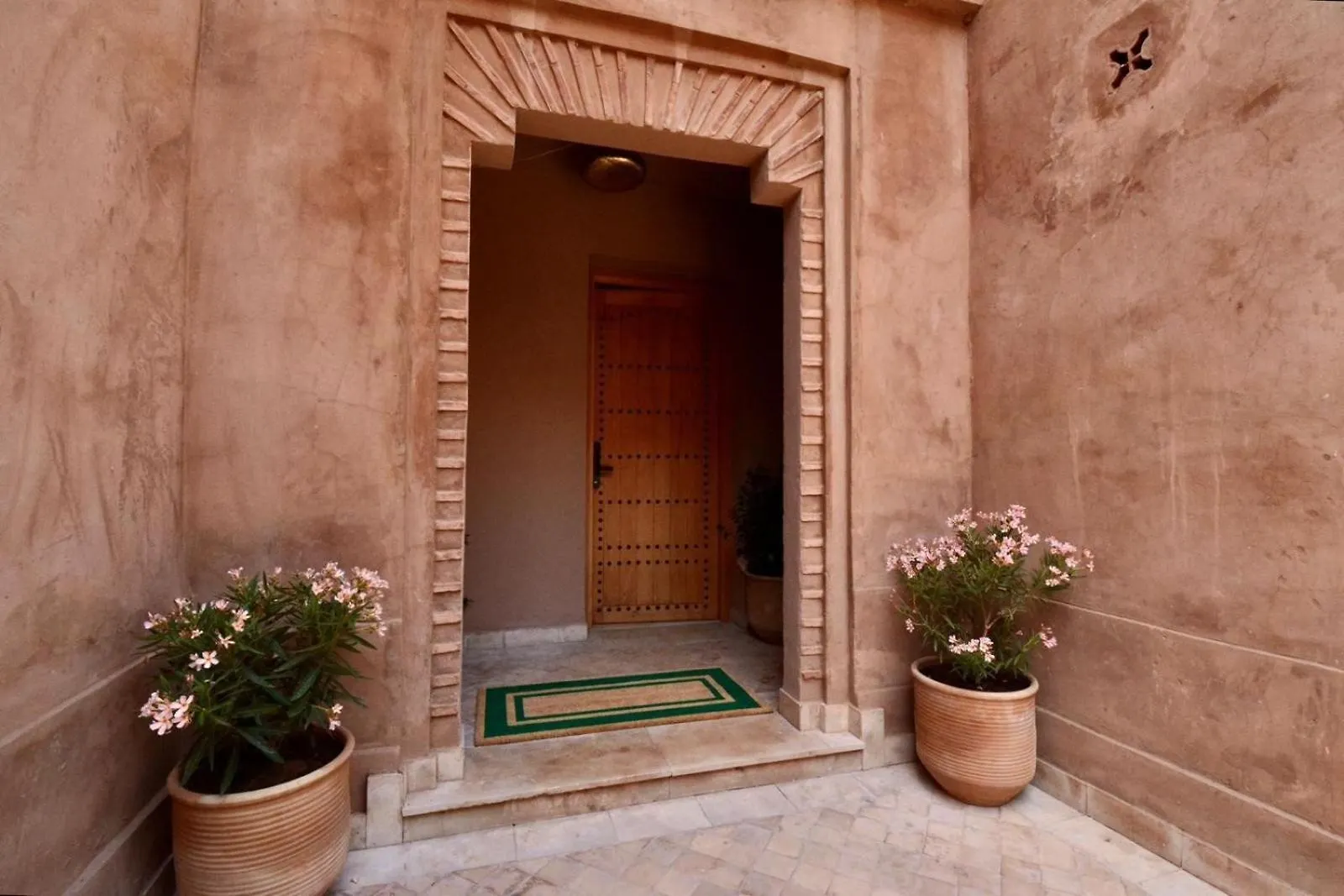 Cozy Rez De Jardin Villa Marakeş