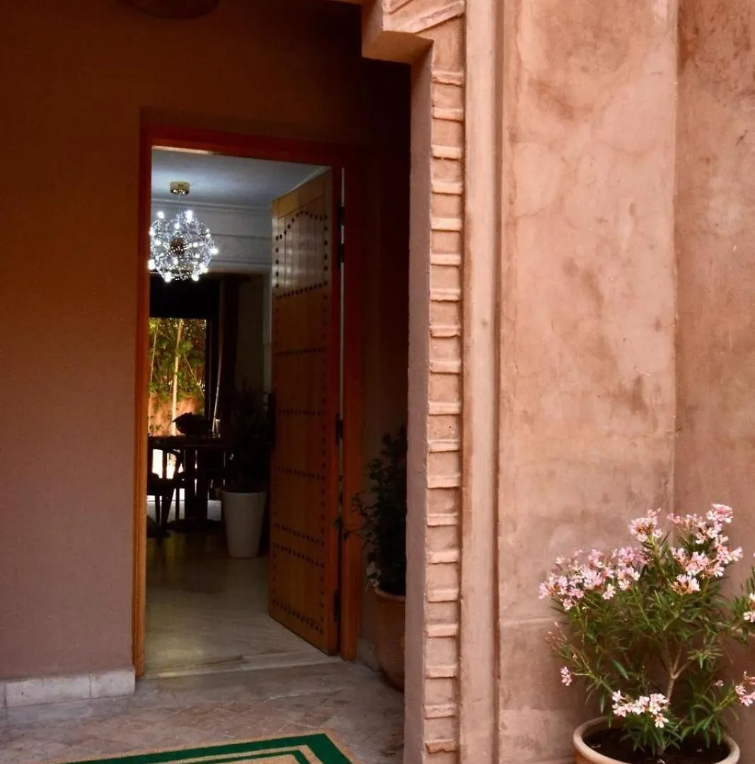 Cozy Rez De Jardin Villa Marakeş